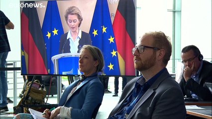 Télécharger la video: Sorsdöntő hónapok előtt áll az Európai Unió Angela Merkel és Ursula von der Leyen szerint