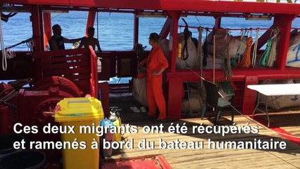 Désespérés, deux migrants se jettent à l'eau de l'Ocean Viking, bloqué en Méditerranée