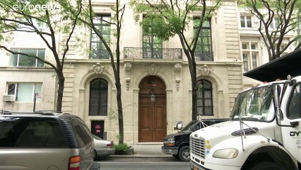 Szexbotrány: letartóztatták Jeffrey Epstein segítőjét