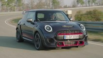 MINI John Cooper Works واجه الاختبار مدعوماً بقوة 306 حصان