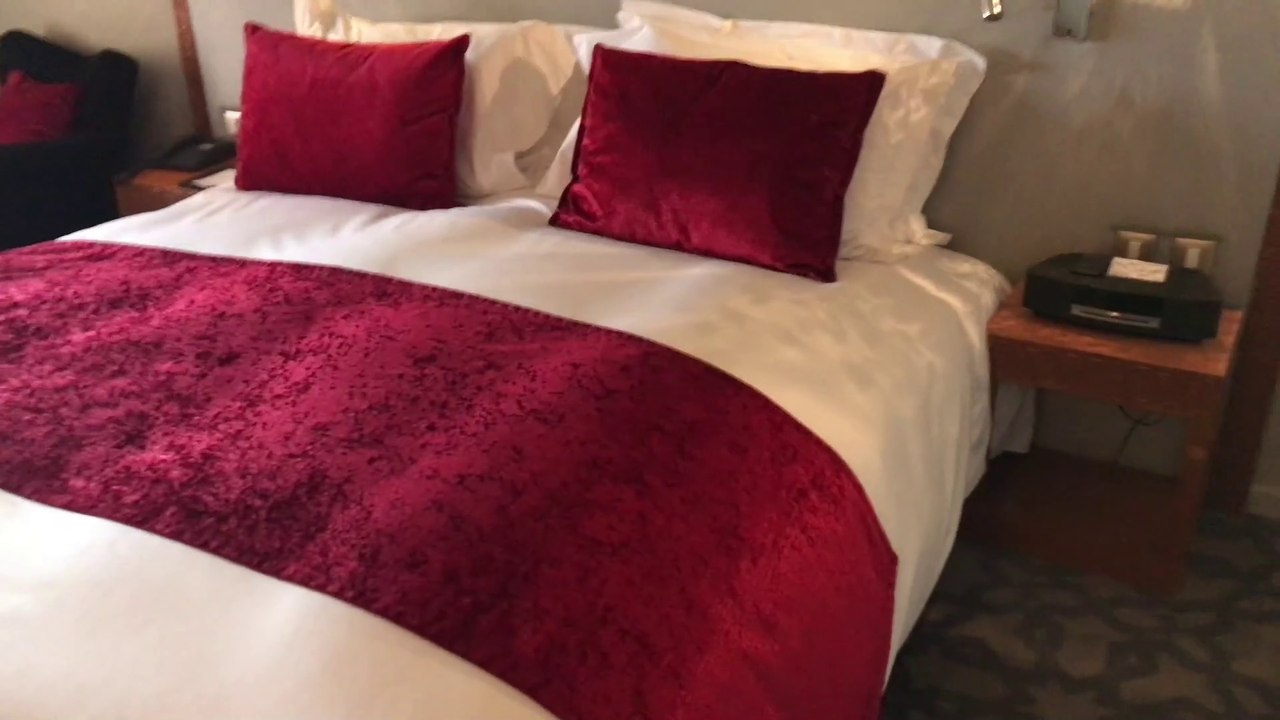 I treated myself to a 5 Star Hotel in Marrakech. My Room Review , Sofitel Lounge & Spa