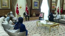 Cumhurbaşkanı Erdoğan, görme engelli hafız Ravzanur'u kabul etti