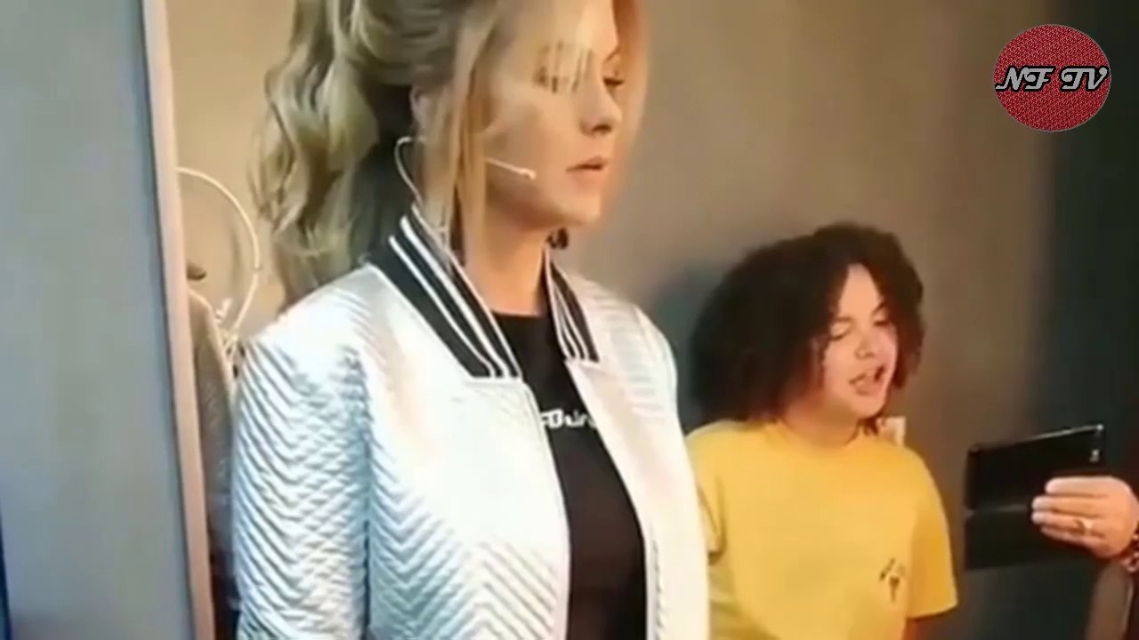 Lucerito le demuestra lo que es humildad a Ángela Aguilar