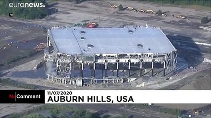 Yaklaşık 30 yıl boyunca dev etkinliklere sahne olan 'Saray' yerle bir oldu