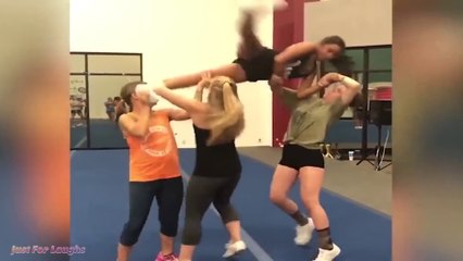 Videos De Risa 2020 nuevos - Videos Graciosas  - Ella sigue cayendo