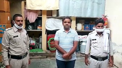 भस्मारती एवं महाकाल दर्शन के नाम पर एन.आर.आई से रुपए ऐंठने वाला धराया