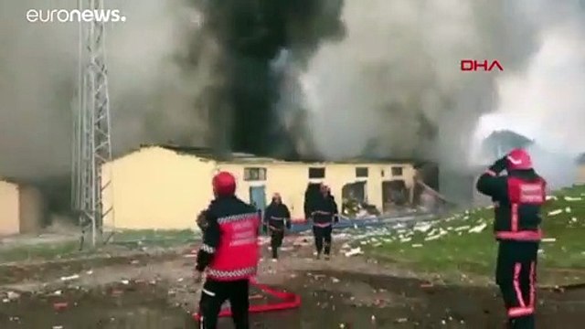 انفجار في مصنع ألعاب نارية جنوب غرب تركيا يخلف عشرات الجرحى