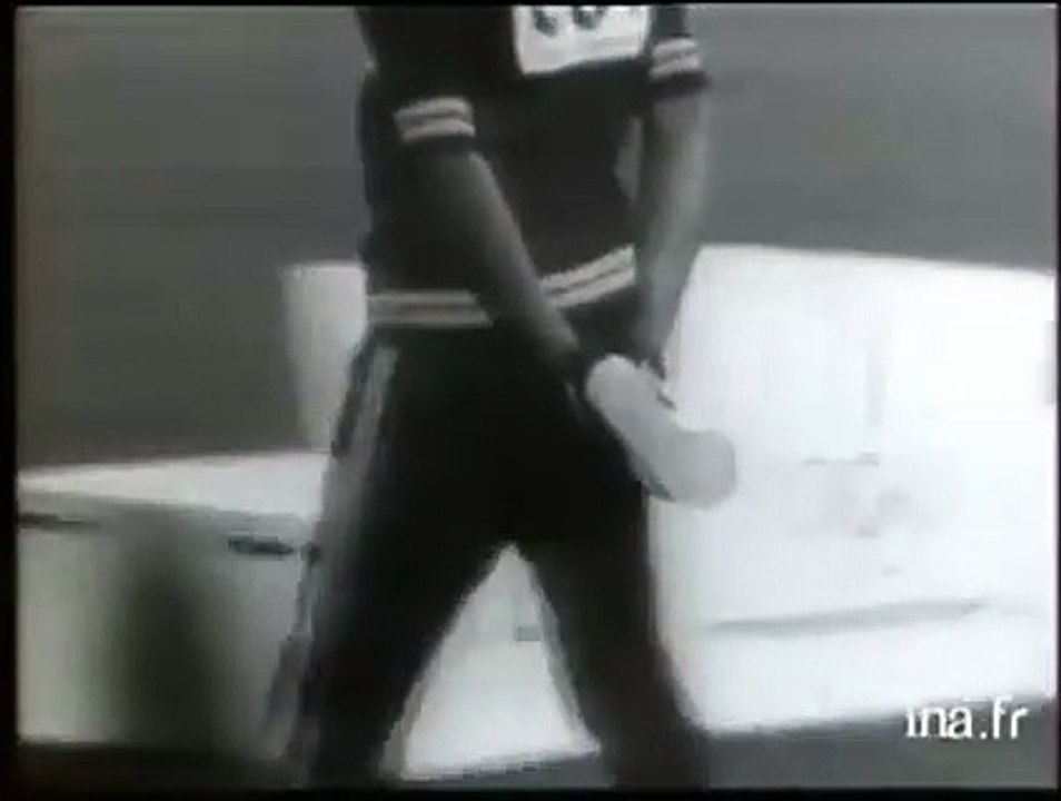 [CULTURE] 16 OCTOBRE 1968 : LE SALUT DU BLACK POWER AUX JO DE MEXICOPour lire l'article : http://negronews.fr/2012/07/25/culture-16-octobre-1968-le-salut-du-black-power-aux-jo-de-mexico/