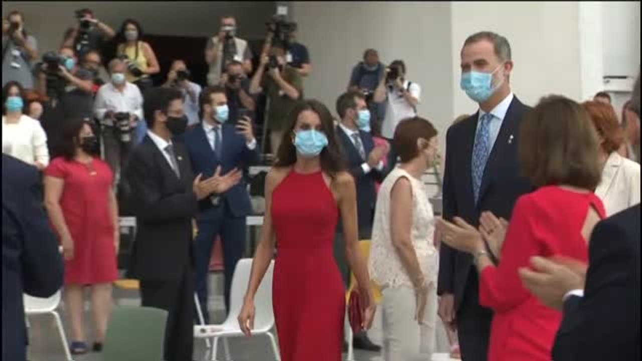 Felipe VI: "Pasó lo peor pero estamos todavía en una situación en la que debemos de seguir siendo muy precavidos, responsables y solidarios"