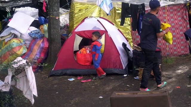 Hundreds of Venezuelans camp beside Bogota highway amid pandemic