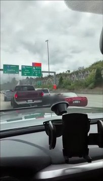 Rouler en décapotable dans les bouchons n'est pas une bonne idée