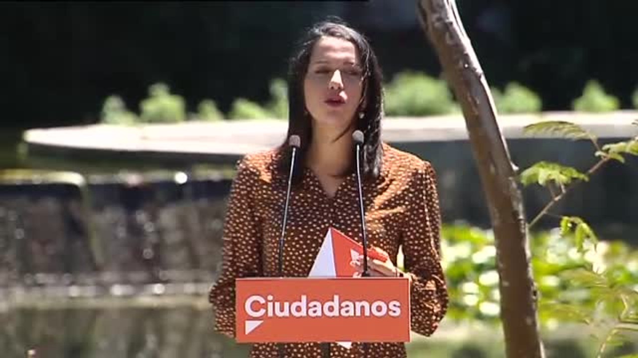Arrimadas: "Lo que tiene que hacer Iglesias es dar menos lecciones de feminismo, que no puede dar ni una"