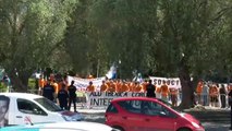 Los trabajadores de Alcoa protestan en el acto electoral de Pedro Sánchez en La Coruña