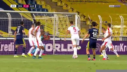 Süper Lig : Fenerbahçe l'emporte à l'arrachée contre Göztepe