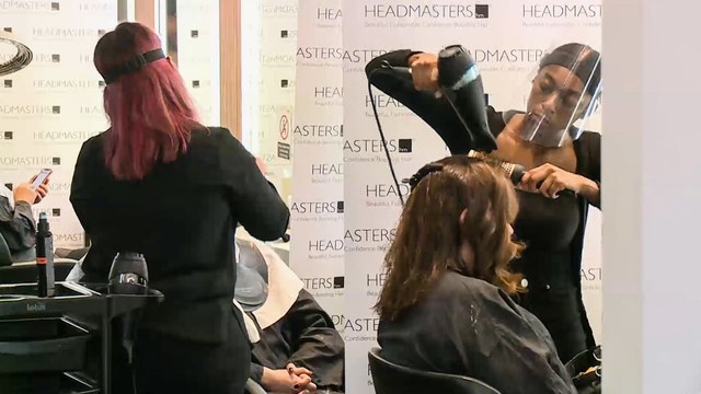 مع تراجع فيروس كورونا.. بريطانيا تخفف قيود الإغلاق