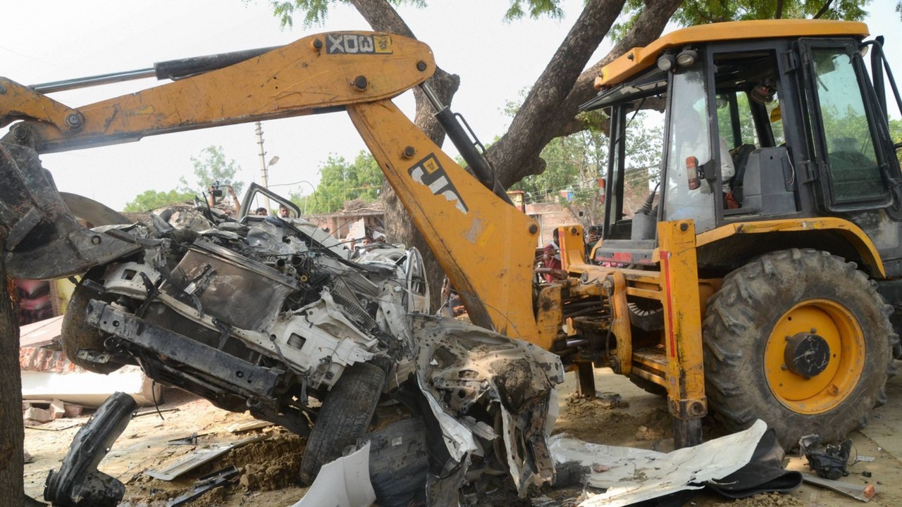 Shatak: Gangster Vikas Dubey house razed in Kanpur by police