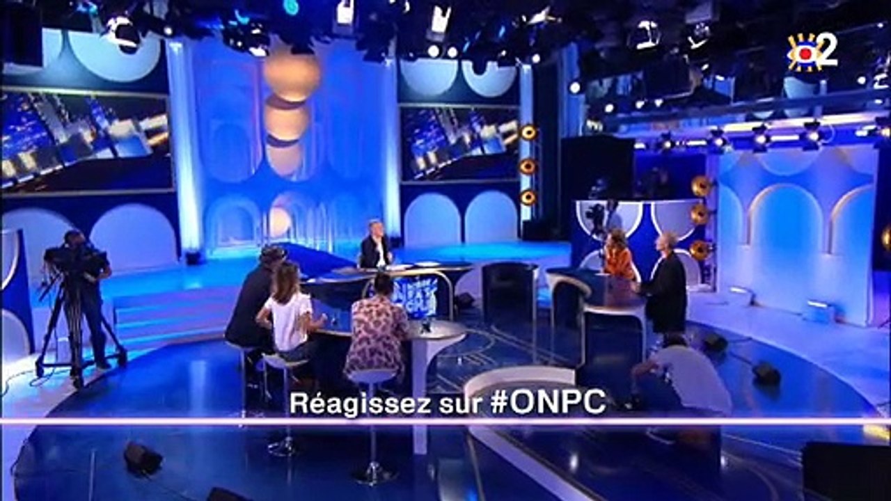 Regardez les 2 dernières minutes de "On n'est pas couché" de Laurent Ruquier qui a pris fin cette nuit sur France 2 à 1h28 après 14 ans d'antenne