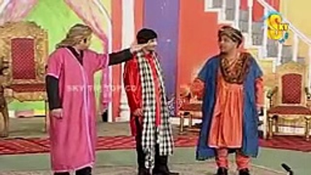 Sajan Abbas and Agha Majid Stage Drama Chuski Full Comedy Clip