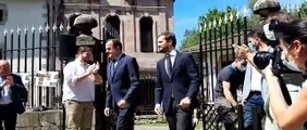 Pablo Casado, Carlos Iturgaiz e Inés Arrimadas, junto al árbol de Gernika