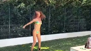 Pedro Scooby mostra namorada a treinar em biquíni