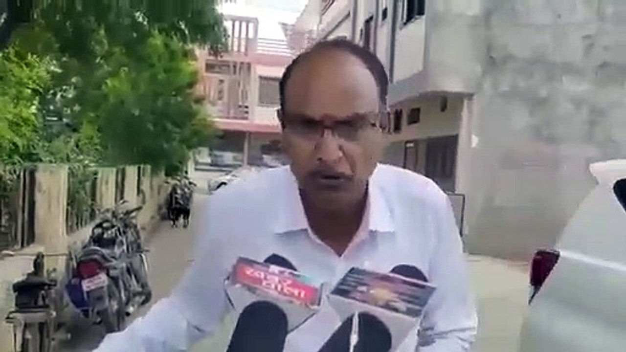 मंदसौर: विधायक ने कहा पूर्व सरकार ने किसानों के किया छलावा, सहायता के लिए मैं करूंगा सीएम से बात