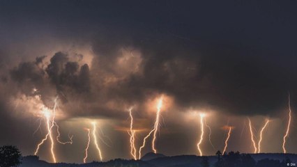 لقطات مذهلة رغم العواصف