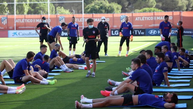 La plantilla del Atlético entrena antes de afrontar las últimas cuatro jornadas