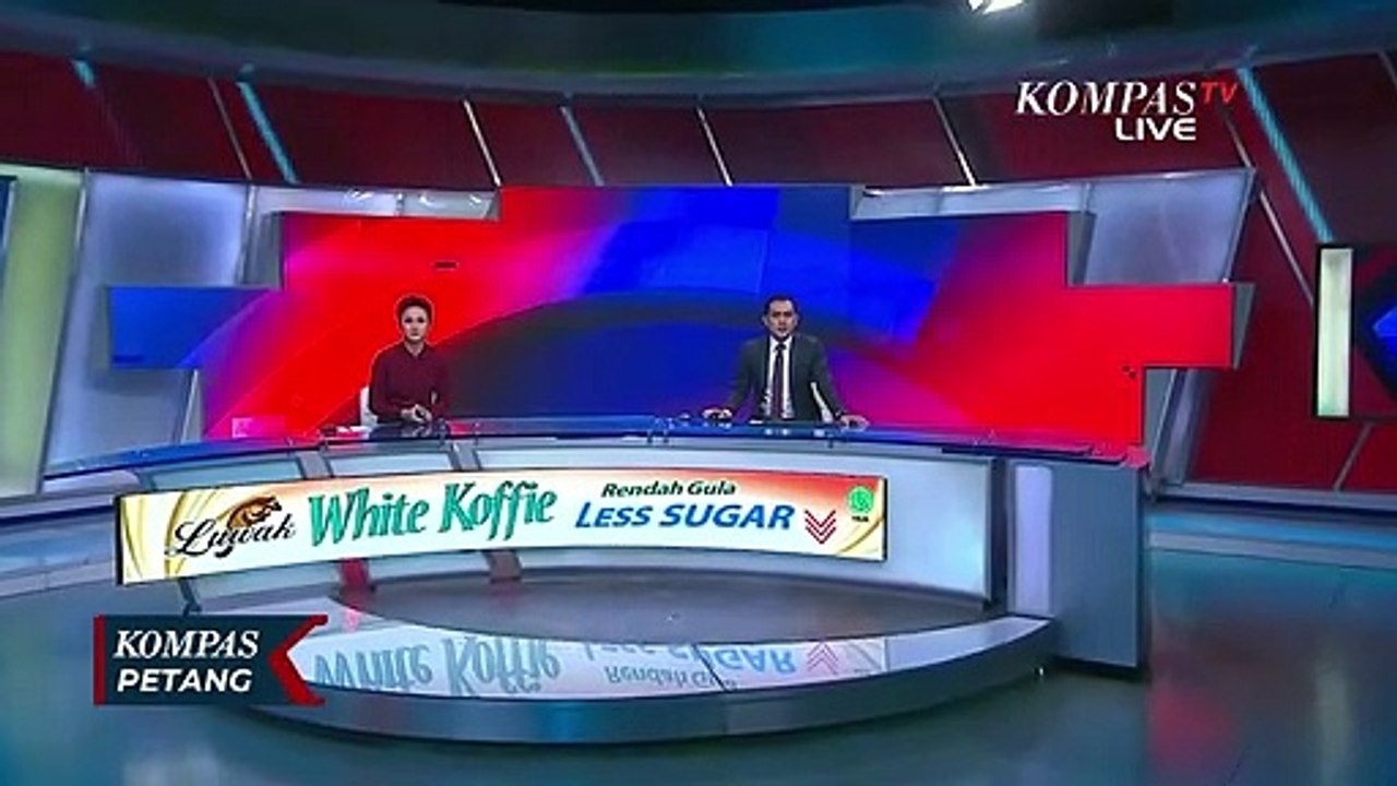 Detik-Detik Pengendara Mobil Tendang Pengemudi Ojol