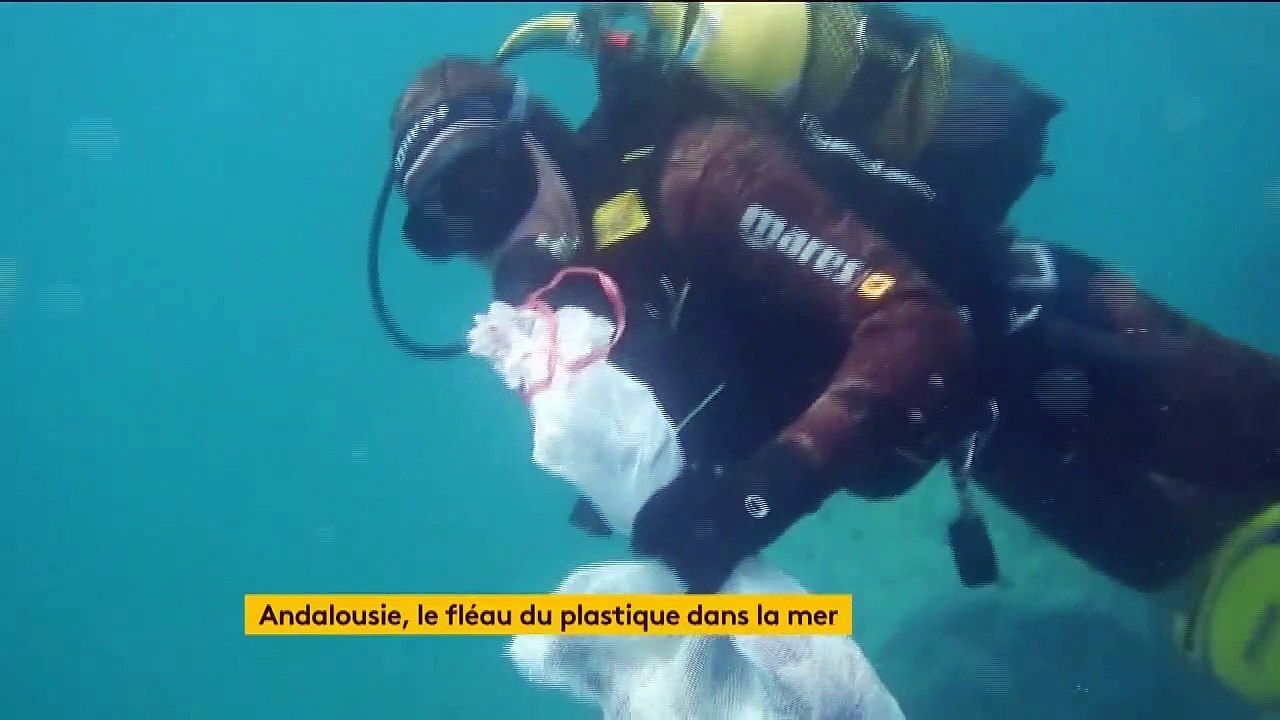 Espagne : le plastique pollue la mer en Andalousie