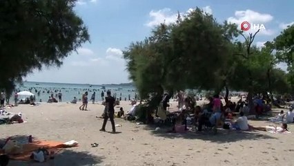 Plajlara akın eden vatandaşlar, sosyal mesafe kuralını hiçe saydı