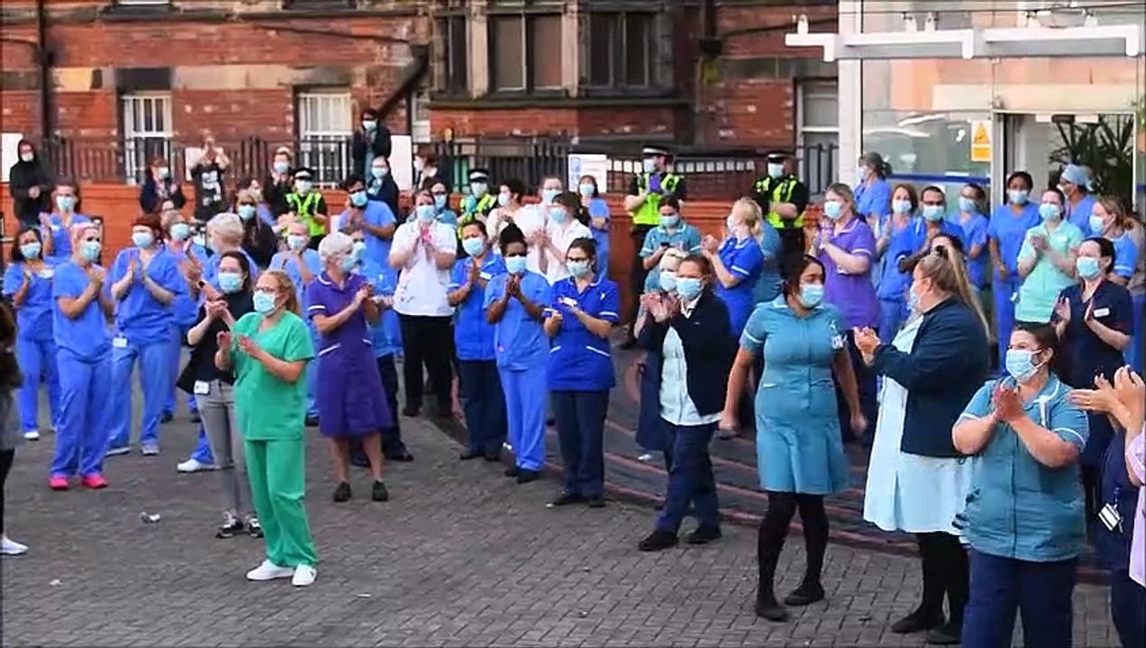 NHS Final Applause outside  Leeds General Infirmary
