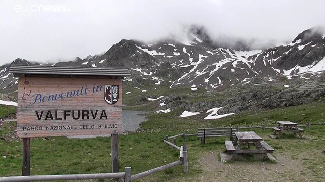 Cientistas investigam gelo cor-de-rosa nos Alpes