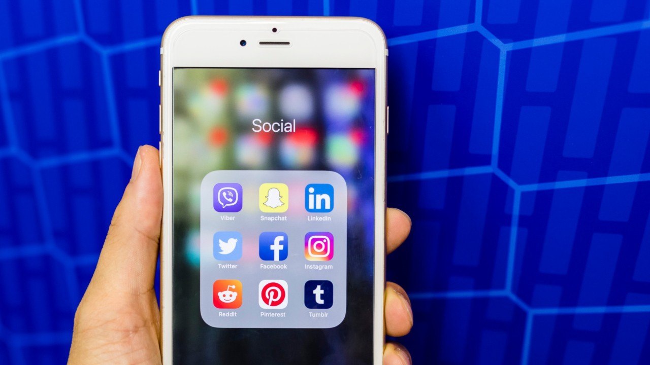 LinkedIn, Reddit, And 50 Other Apps Have Been Snooping On Apple Users