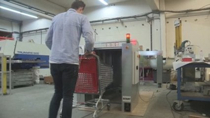 Un esterilizador de carritos con luz ultravioleta, la creación de una empresa belga