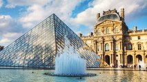 Fransa'daki Louvre Müzesi 3 ay sonra kapılarını ziyaretçilere açtı
