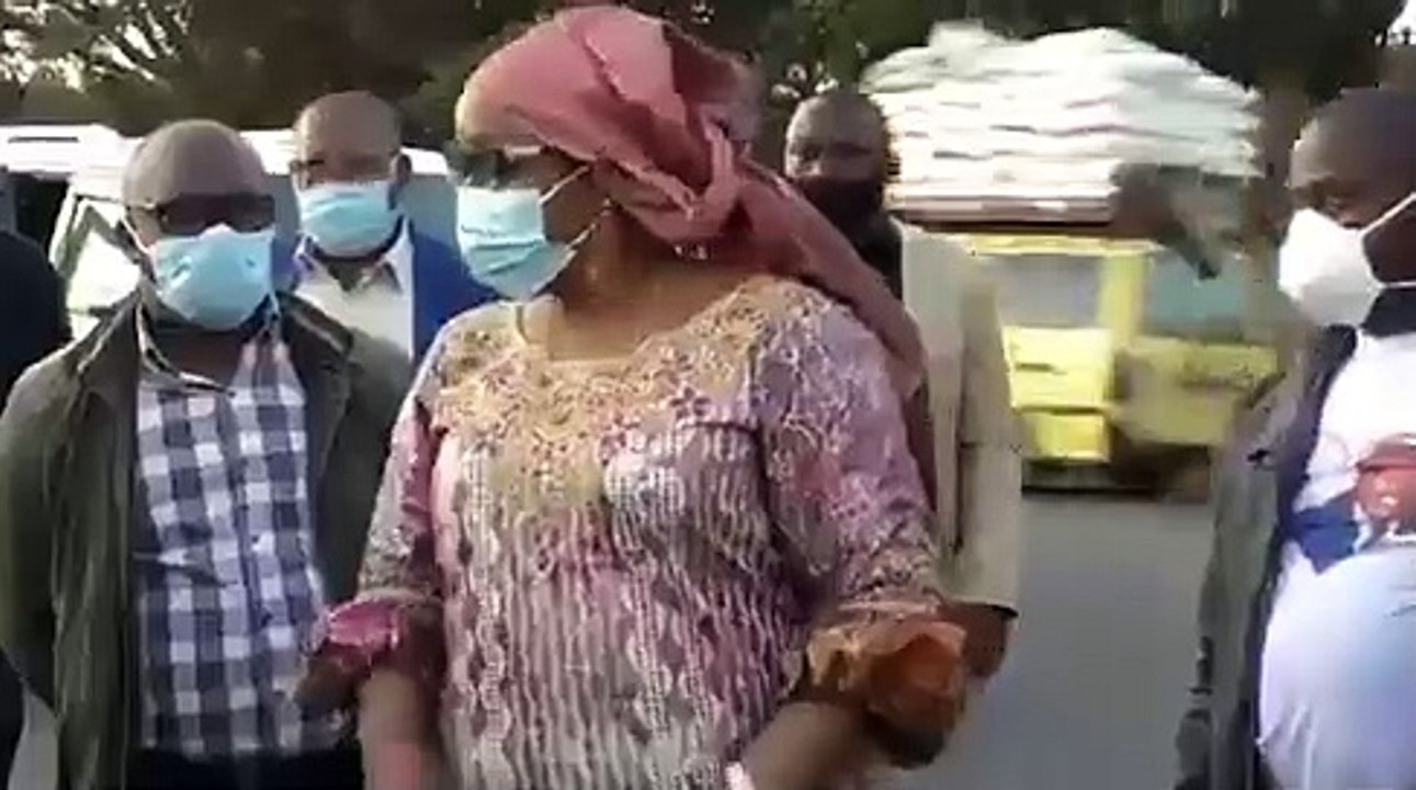 Les travailleurs retenus sur les sites d'exploitation miniere doivent être deconfinés