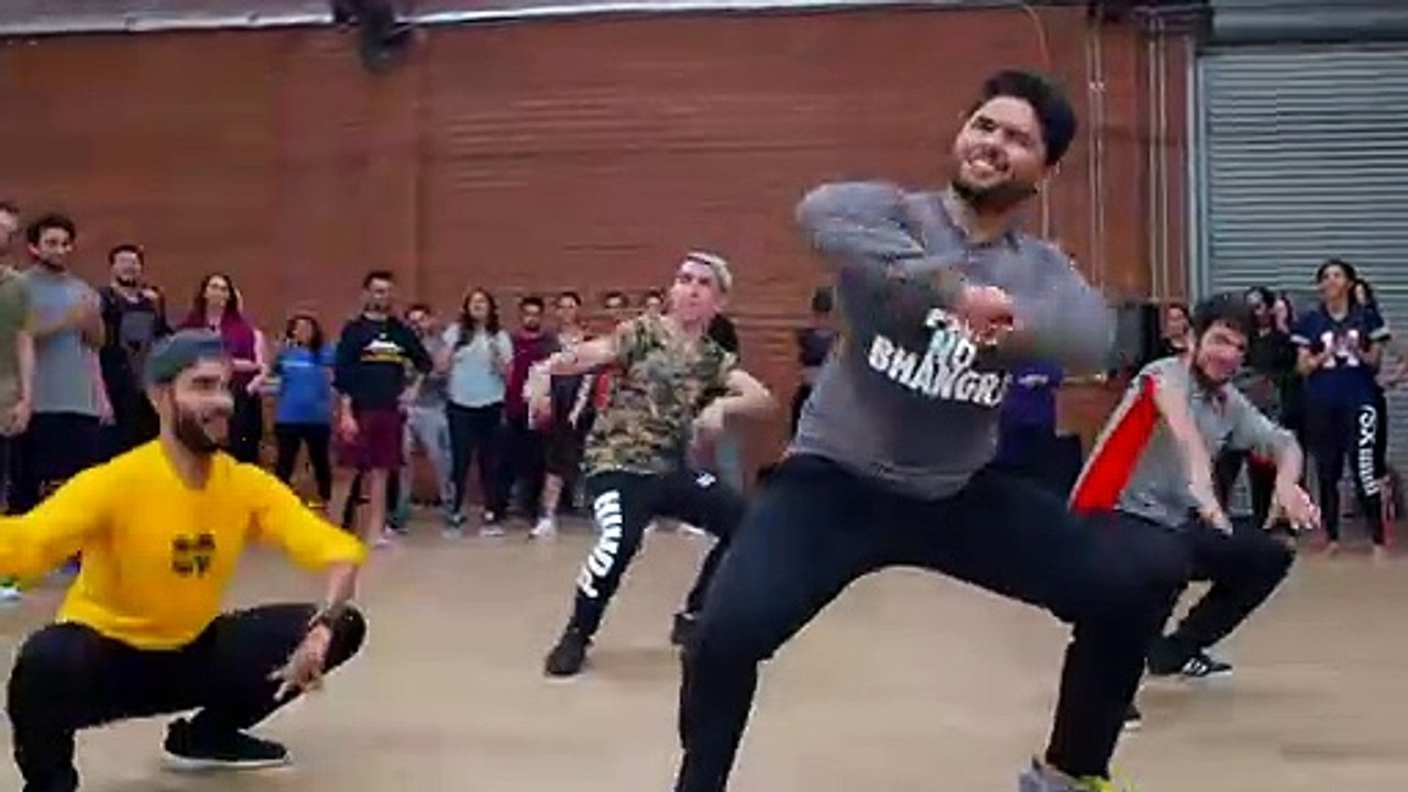 AITVAAR- - Jaz Dhami - BhangraFunk Dance - Shivani Bhagwan & Chaya Kumar Choreography - YouTube