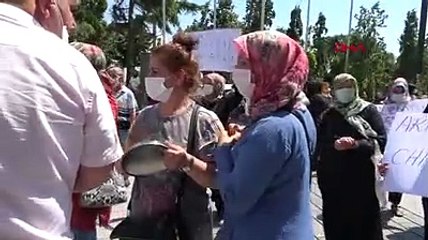 Pazarcılardan Esenyurt Belediyesi binası önünde eylem: 4 aydır işsiziz