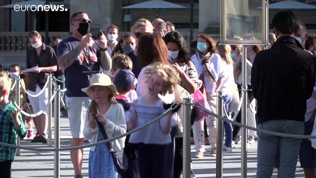 Γαλλία: Άνοιξε και πάλι το μουσείο του Λούβρου