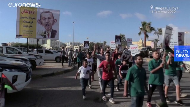 Libya'nın Bingazi kentinde düzenlenen gösteride Türkiye protesto edildi