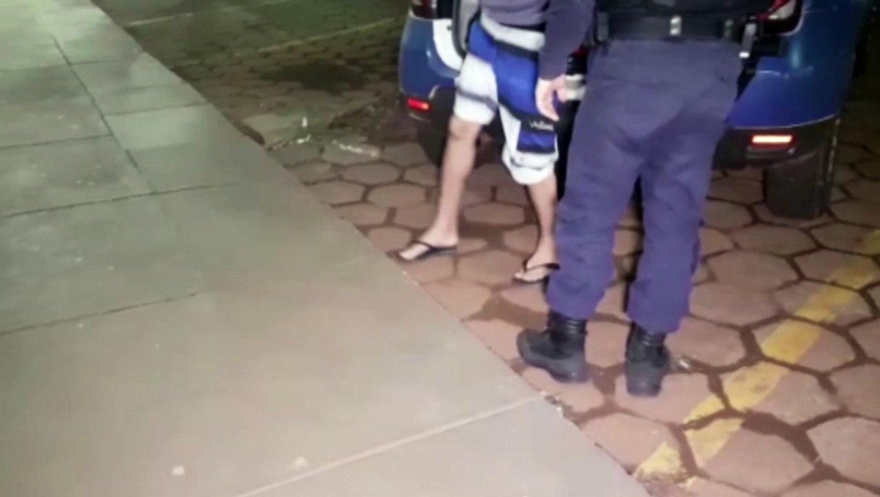 Jovem é detido após descumprir medida protetiva no Bairro Santa Felicidade