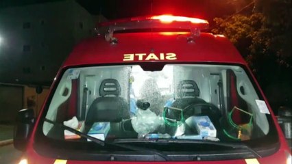 Motorista colide em carro parado e atropela jovem no Bairro São Cristóvão