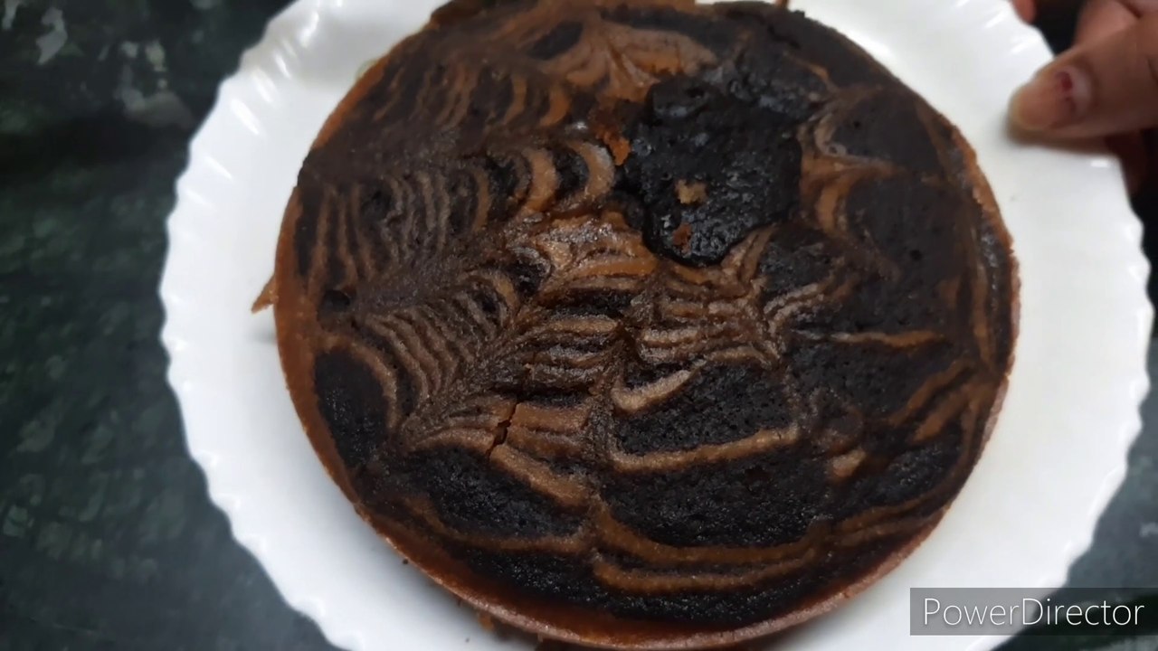 कढ़ाई में बनाए बिस्कुट से ज़ेबरा केक | Zebra cake Recipe | Spongy Cake | Chocolate cake | Homemade | Without oven cake bnaye