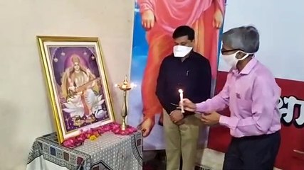 उत्कृष्ट विद्यालय पहुंचे कलेक्टर ने छात्रों को किया सम्मानित