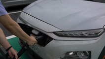 '플러그 꽂으면 자동 결제' 간편한 전기차 충전 기술 개발 / YTN