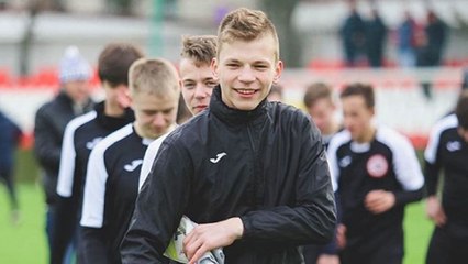 El instante en el que un rayo impacta sobre un portero de 16 años y lo deja en coma