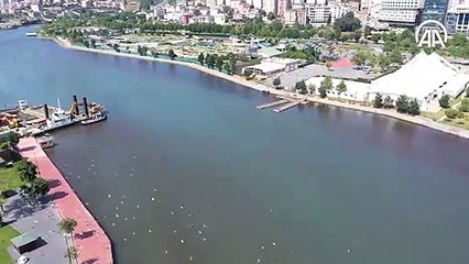 Haliç'te suyun rengi değişti
