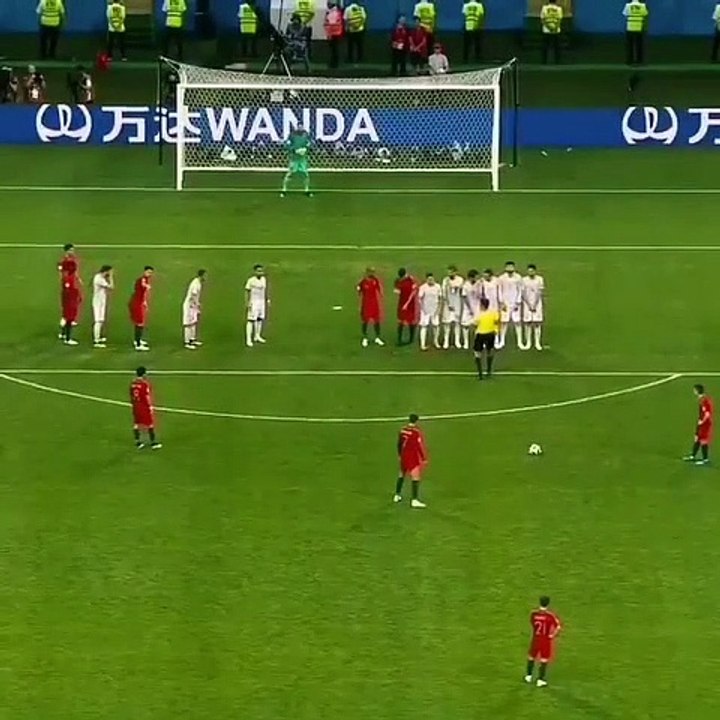 Cristiano Ronaldos amazing free kick VS Spain.
