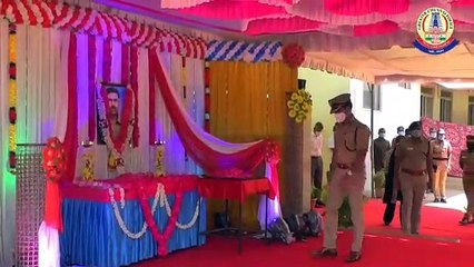 காவலர் எம்.நாகராஜன் அவர்களின் திருவுருவப் படத்திற்கு சென்னை பெருநகர காவல் ஆணையாளர் மகேஷ்குமார் அகர்வால்  மலர்தூவி அஞ்சலி செலுத்தினர்!