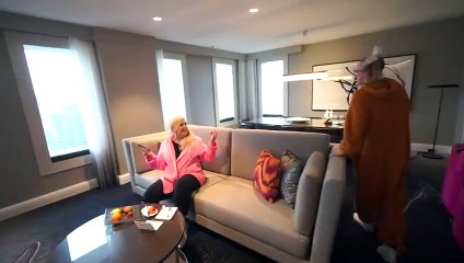 HUGE HOTEL ROOM TOUR! - JoJo Siwa